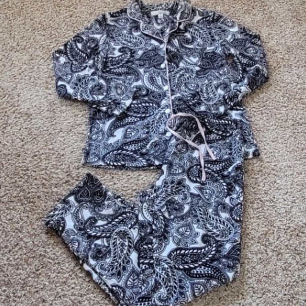 Company Ellen Tracy Pajama Set Size Small